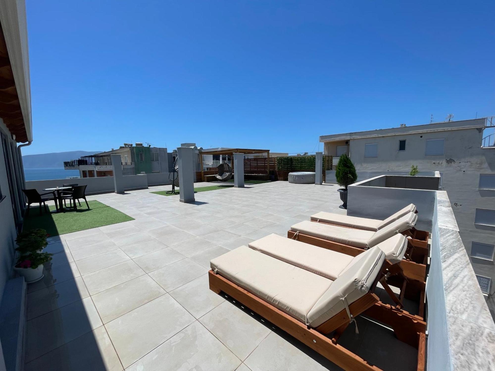 Luxury Rooftop Apartment *